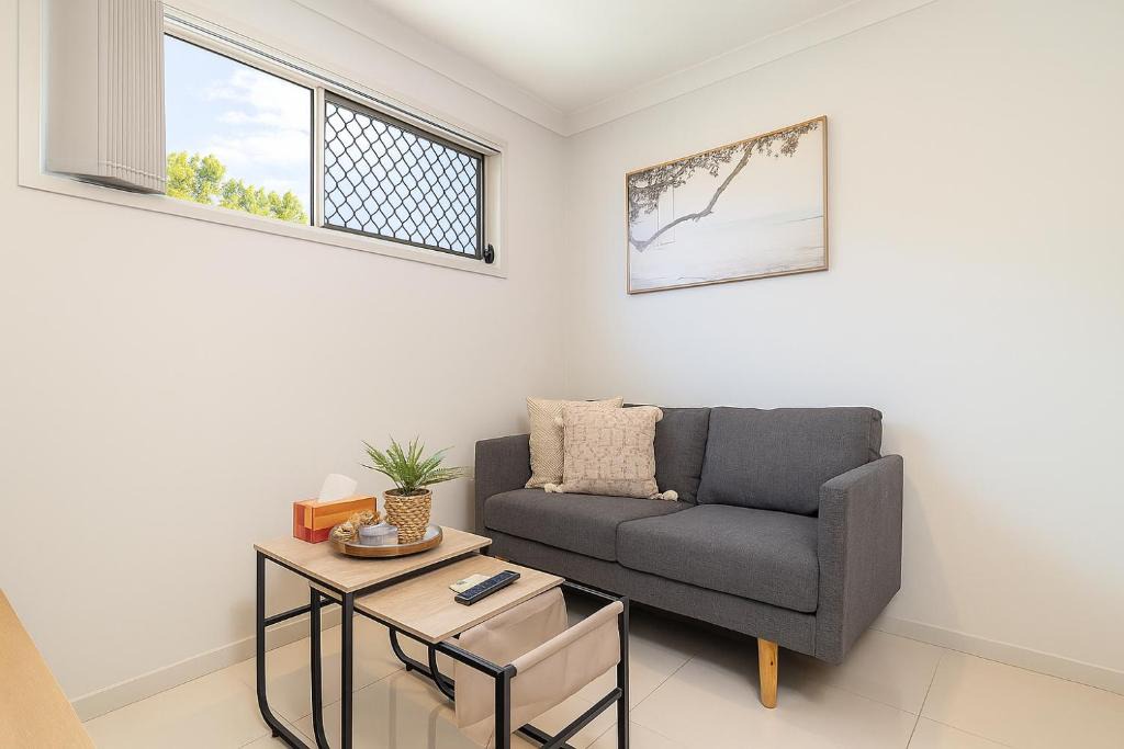 Rocklea Apartment | Smart Suites Self Check-in Apartments - S Freney