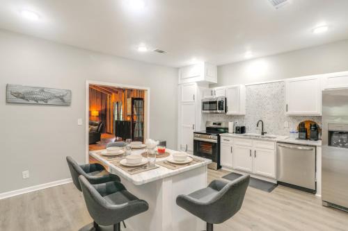 Pope House | Smart TV + Spacious Yard: Peaceful Pope Retreat