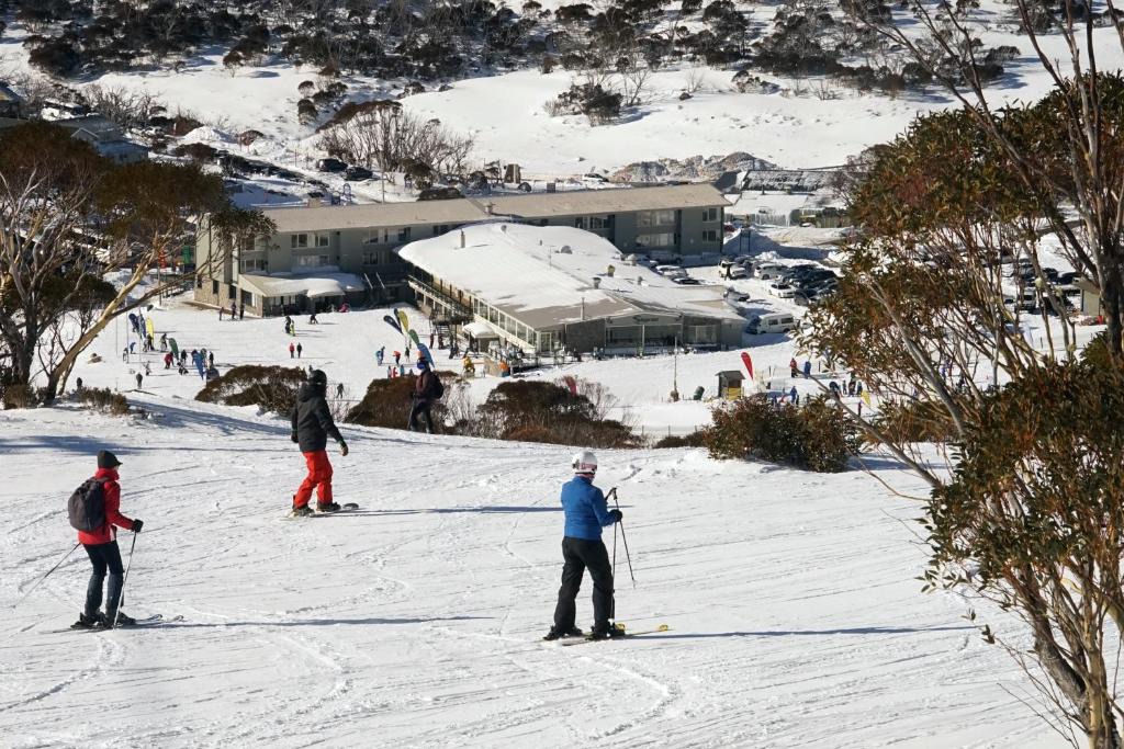 Smiggin Holes Hotel | Smiggins Hotel & Chalet Apartments