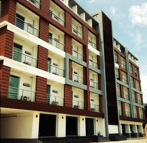 Makham Tia Apartment | Smith Residence
