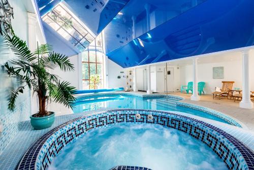 Whitchurch Canonicorum House | Smugglers Cottage converted Barn with Pool & Jacuzzi NR Lyme Regis