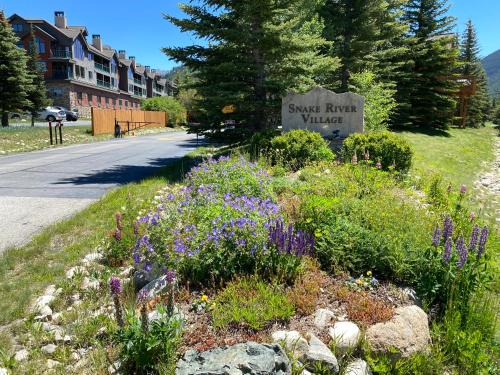 Mountain House House | Snake River 26 by SummitCove Lodging in Colorado