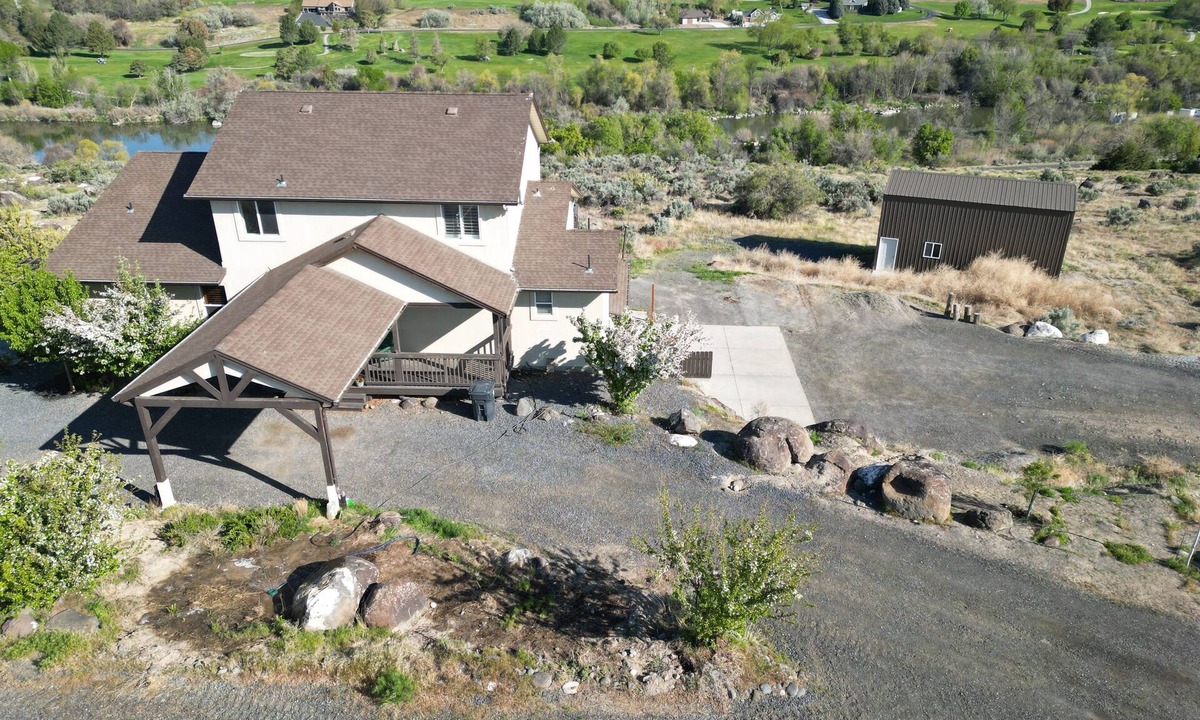 Buhl House | Snake River canyon 3 bedroom house in Buhl overlooking the river & golf course