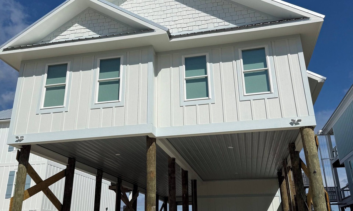 Ono Island House | Snowbirds and Fall/Winter renters- 4 bedroom house in Orange Beach on the water!