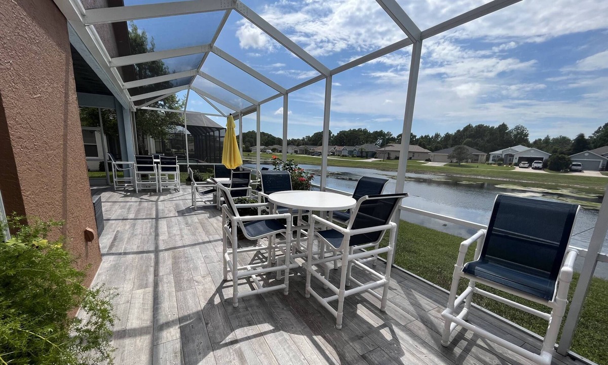 Brooksville House | Snowbirds Welcome! - Glen Lakes Golf Community Home w/Pond Views, Clubhouse, Pool, Tennis!