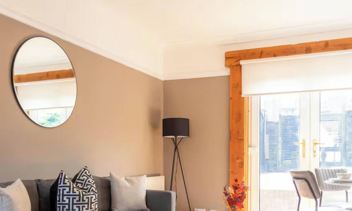Bathgate House | Snug Modern Home in Bathgate