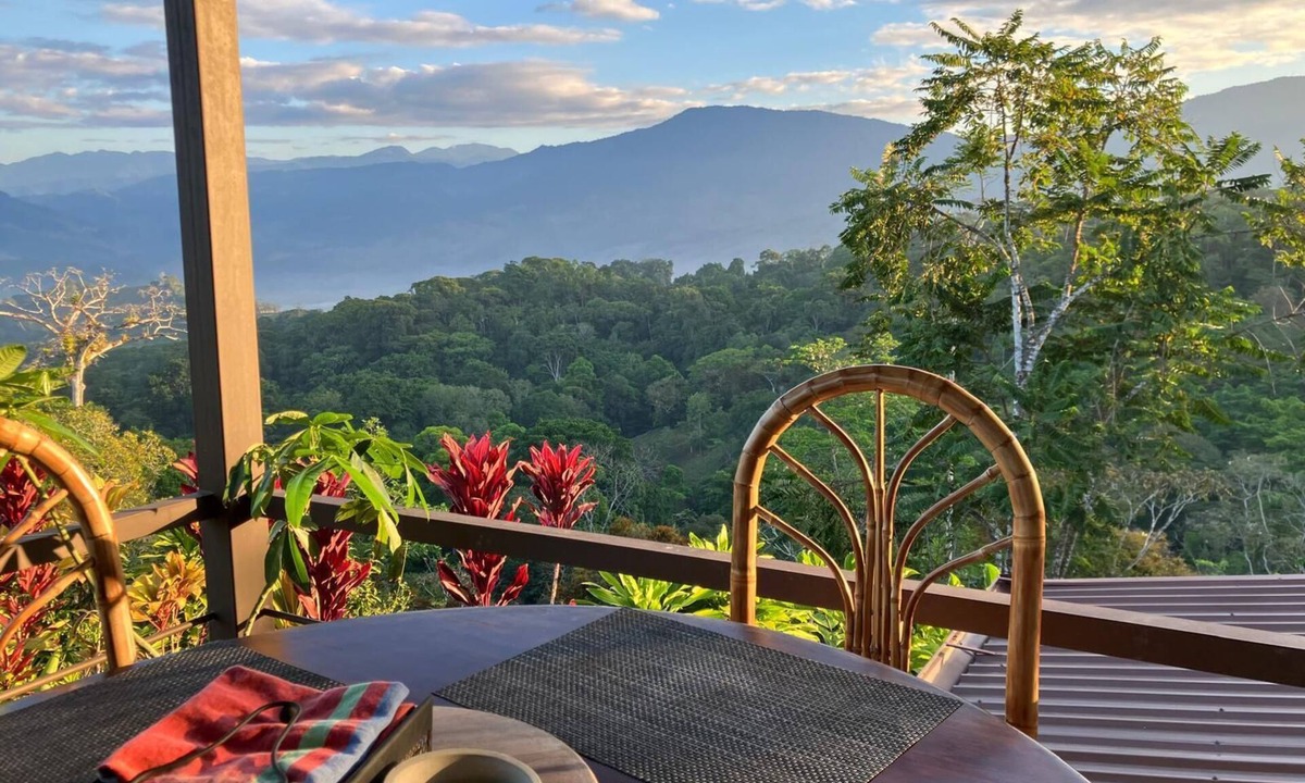 Cascada Azul Villa | Soar with the birds, relax in luxury.