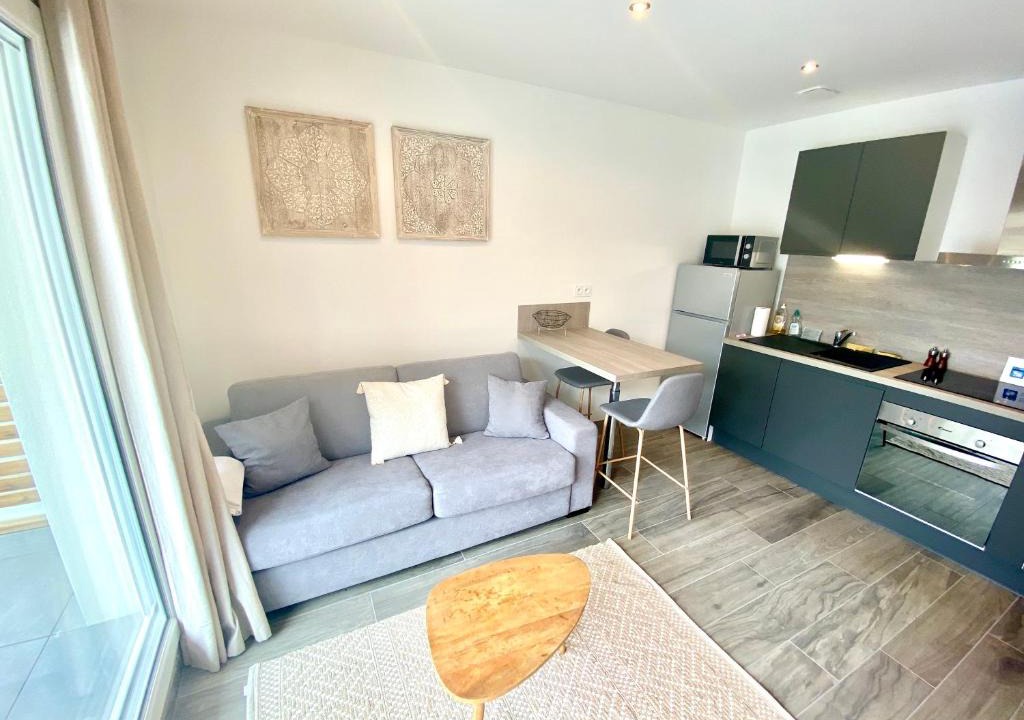 Annemasse Apartment | SOBNB PEARL - Studio Neuf avec terrasse au centre-ville