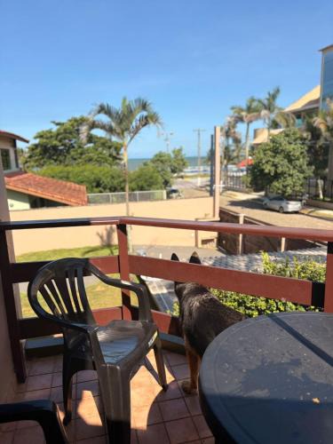 Balneario Tres Marias Villa | Sobrado a 30m praia com 4 suites, vista mar, Wi fi, Piscina
