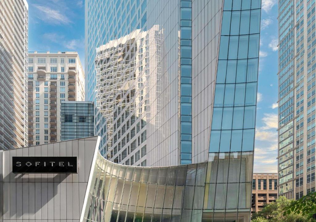 Rush and Division Hotel | Sofitel Chicago Magnificent Mile