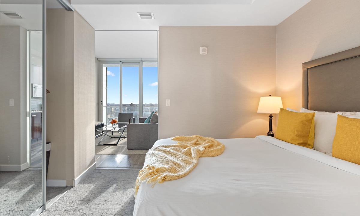 Centretown Apartment | SOHO Residences Lisgar