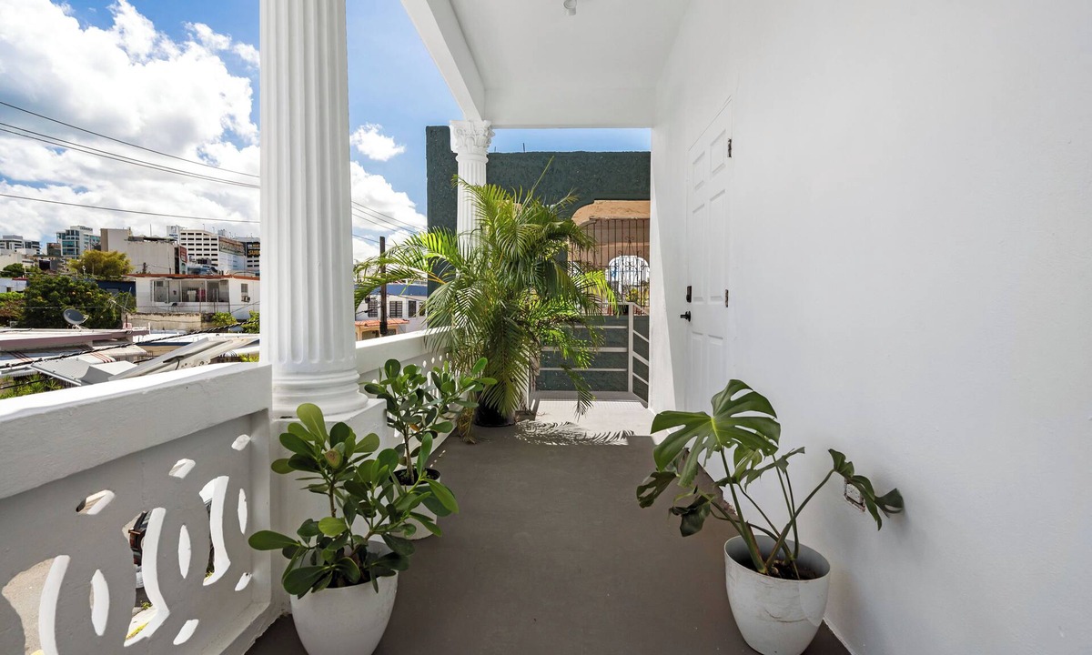 Hipodromo Apartment | Sol - Acogedor Refugio en Santurce — Cálido y Estiloso