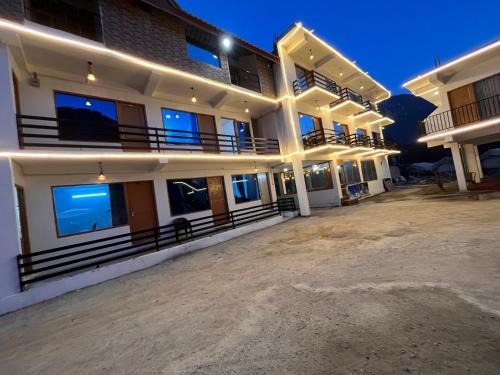 Amritsar Hotel | Solank Hotel & Cafe