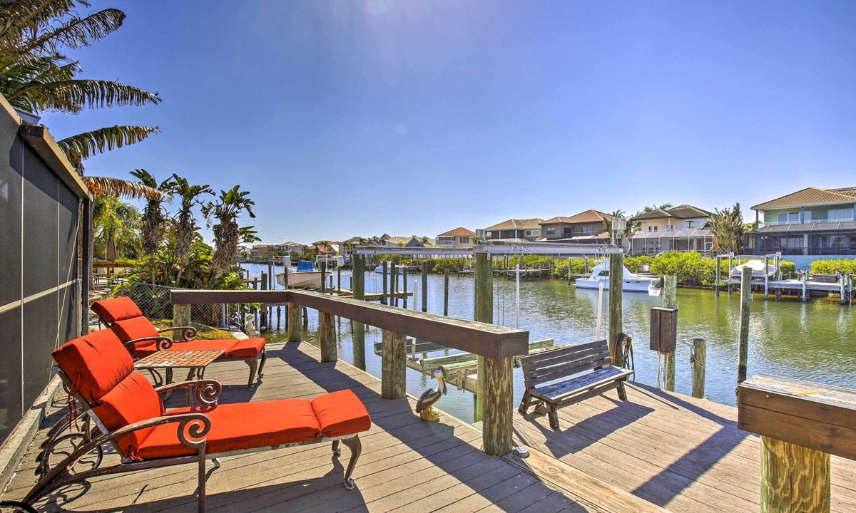 Bal Harbour House | Solar-Heated Pool! Tropical Apollo Beach Hideaway