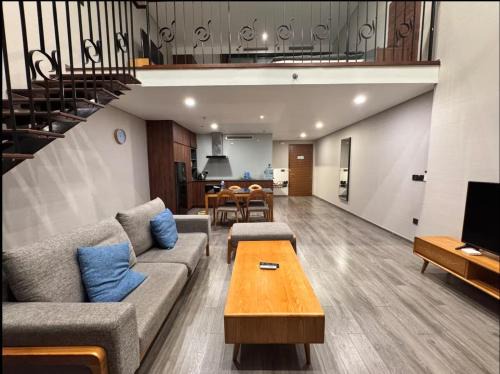 Tay Ho Apartment | Solari 15F Duplex Suite with Nhat Tan Bridge View
