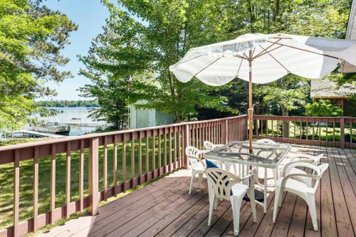 Phillips House | Solberg Lake House: Dock, Deck + Stunning Views!