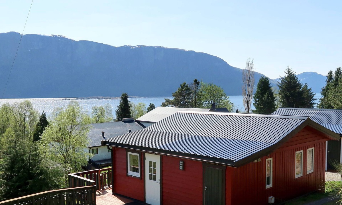 Hyllestad House | Solbris by Interhome