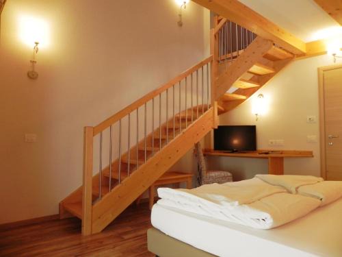Male House | Sole Levante