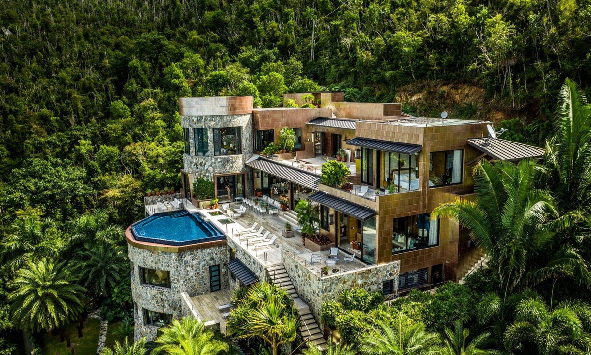 Estate Denis Bay Villa | Solenborg (3/7 Rooms)
