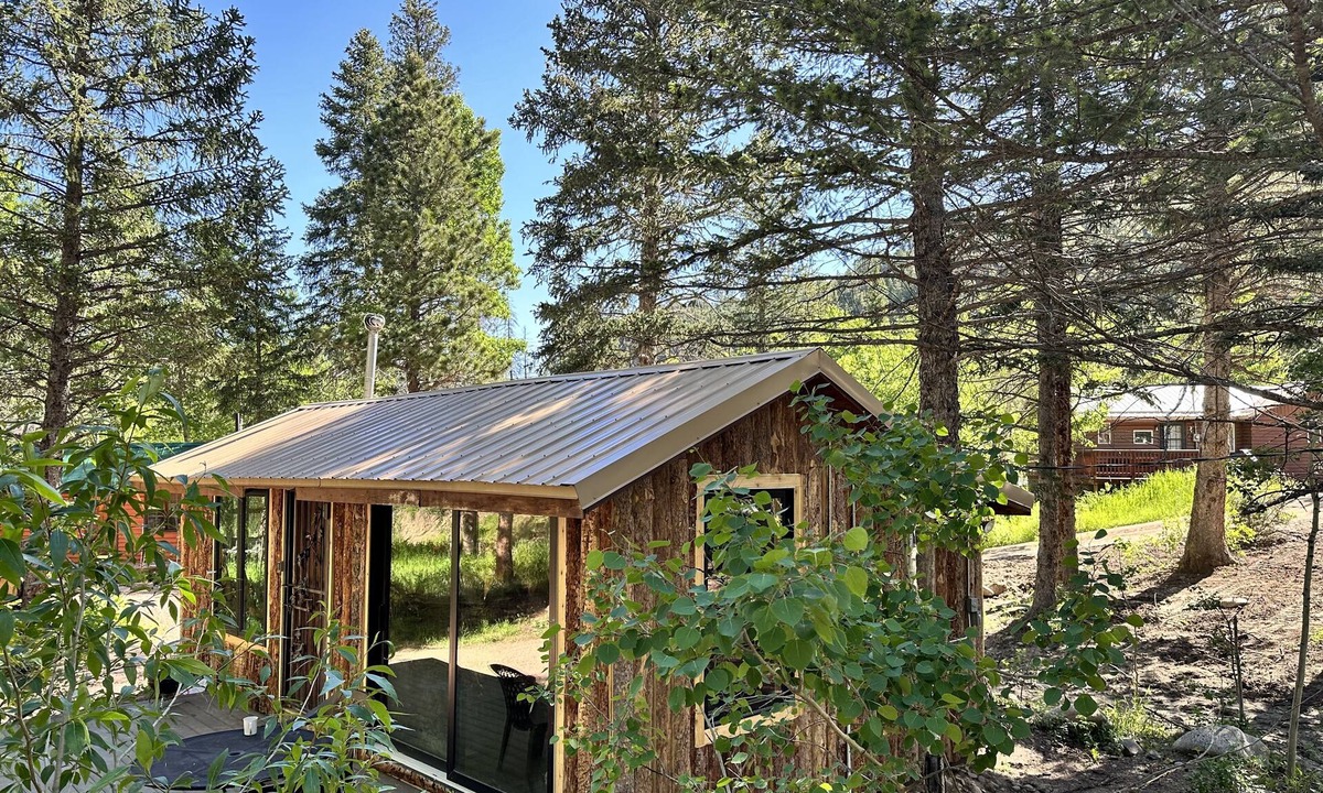 Lyons Cabin | Solitude-Cabin C: Riverside 1 Bdrm+/Private Deck & Fire Pit/40 mins From Boulder