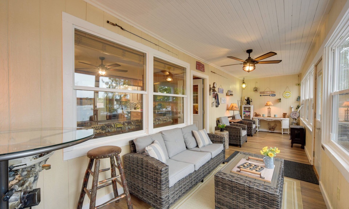 Solon Springs Cottage | Solon Springs Getaway w/Dock & Kayaks!
