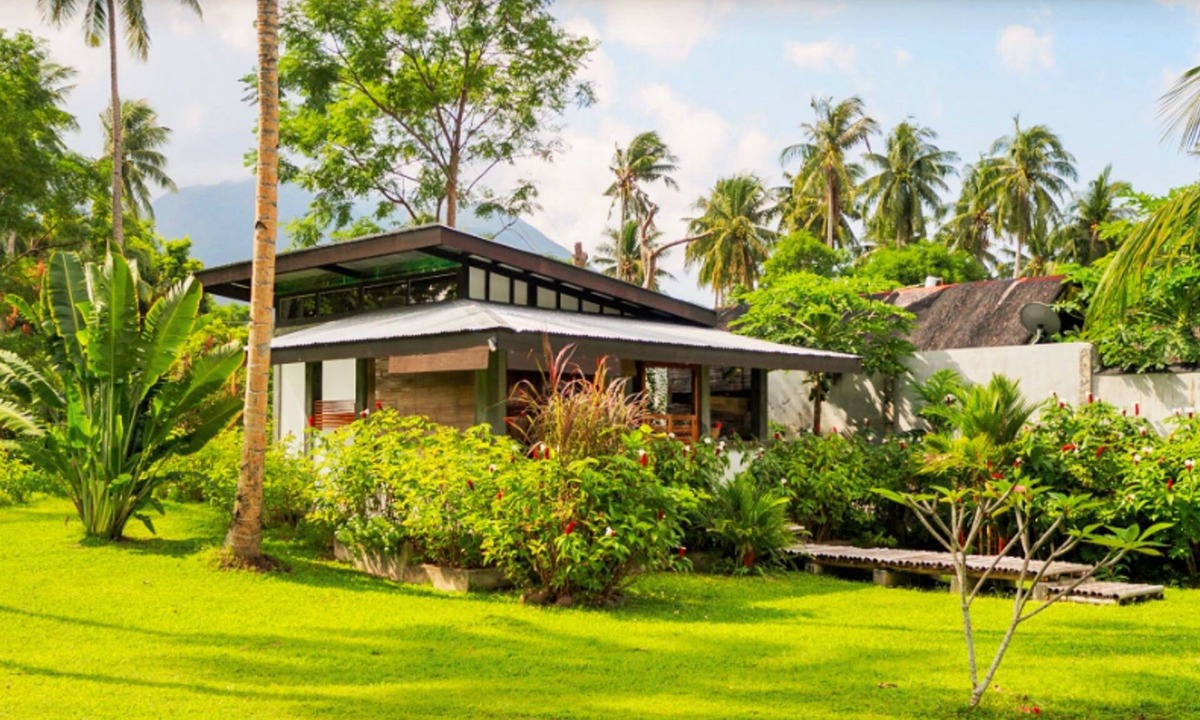 Mambajao House | SomeWhere Else Boutique Resort