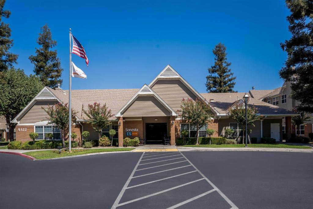 Raisin Hotel | Sonesta ES Suites Fresno