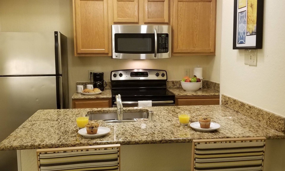 White Station Hotel | Sonesta Simply Suites Memphis East Poplar Pike ​