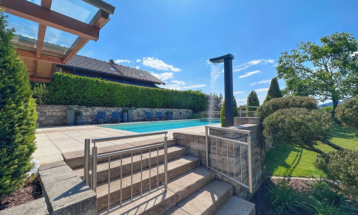 Seekirchen am Wallersee House | "SONNTAGSGLÜCK"-Premium Apartments Seekirchen: modern & spacious, pool area