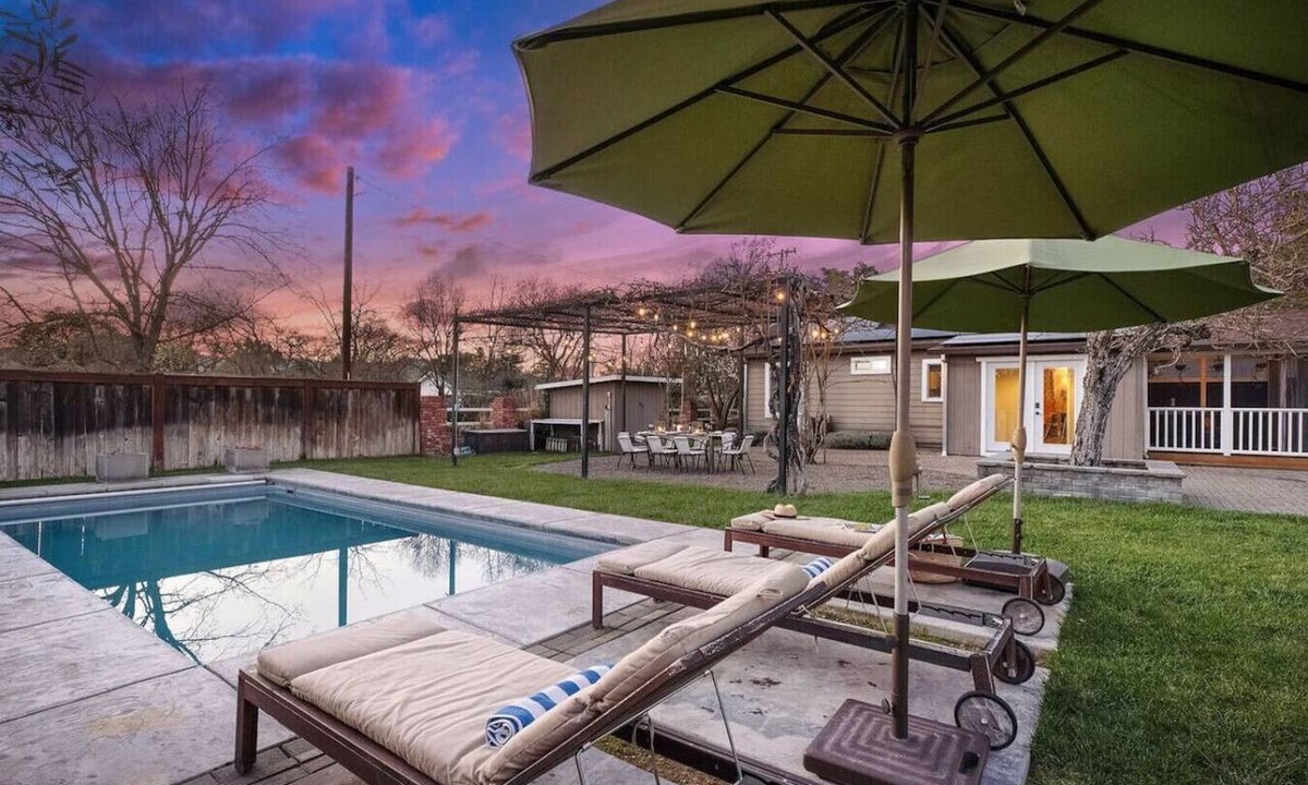 Sonoma House | Sonoma Family Cottage with Pool & Hot Tub