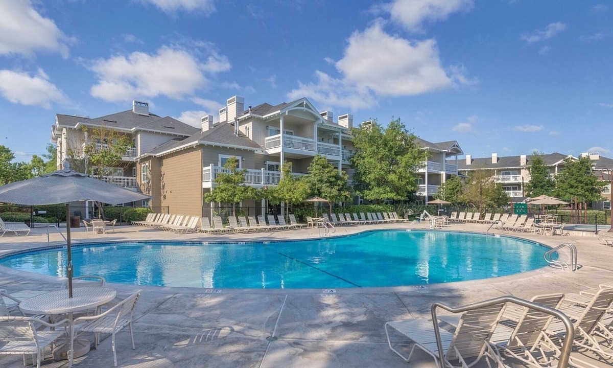 Windsor Condo | Sonoma | Wine & Vineyard Days | Pool | 3BR Penthouse Sleeps 6