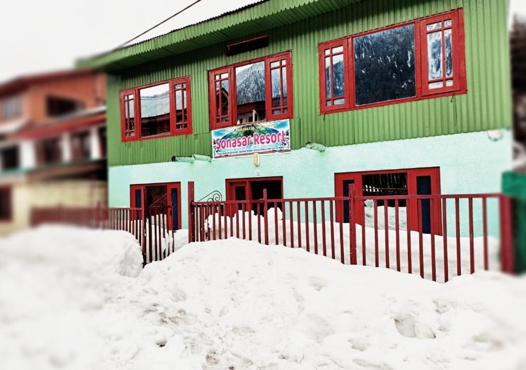 Laripora House | Sonsar Guest house