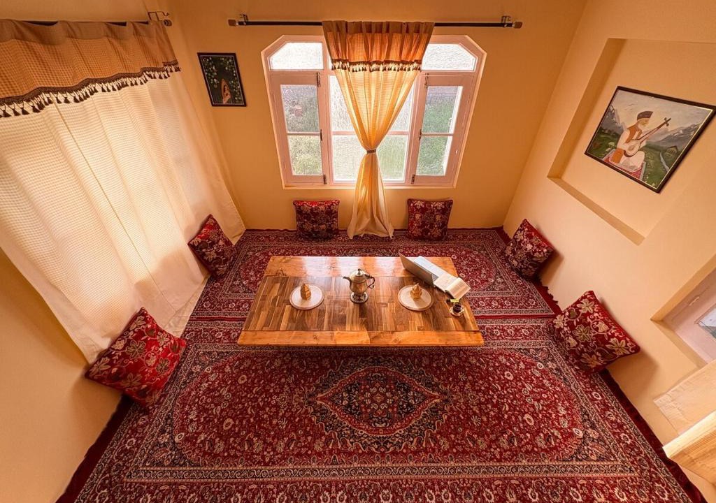 Srinagar Apartment | Sonzal Heritage Flat - Private for Couples