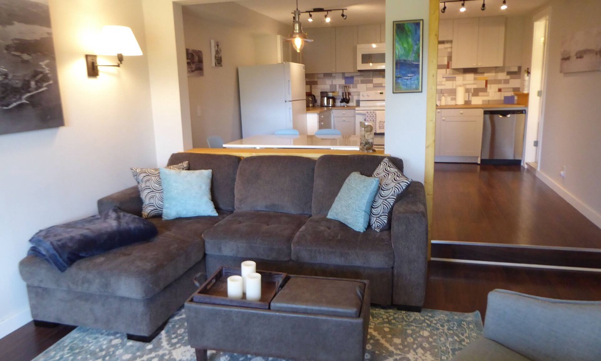 Sooke House | Sooke Ocean View Suite - quiet, walkable, perfect for couples, close to trails