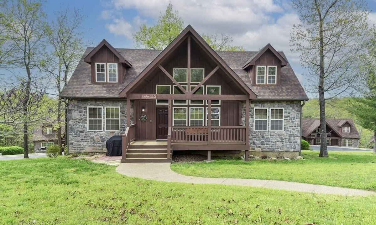 Reeds Spring House | Sooner Settle Lodge 4 King Rooms Stonebridge