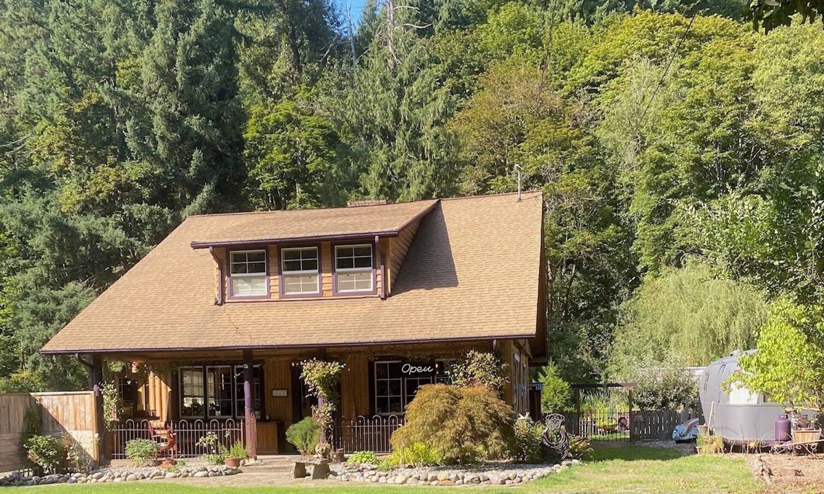 Renton House | Soothing 1-bedroom recreational vehicle in beautiful Renton