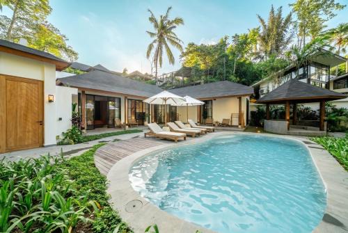 Petulu Villa | Sorento by DH - Tropical Retreat with Jungle Views & Pool