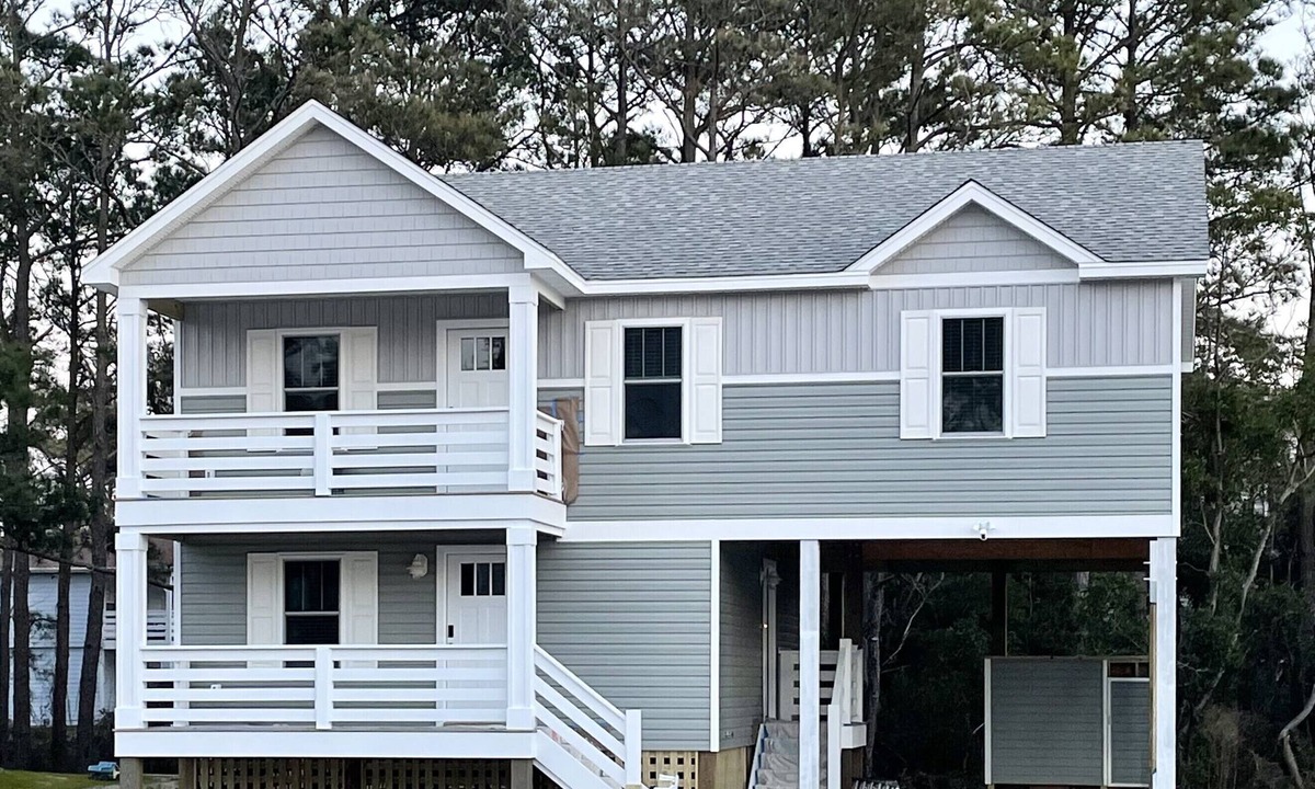 Colington House | Soundside Sunsets - Relax 1 block to Sound! Close 2 beach, shopping, dining!