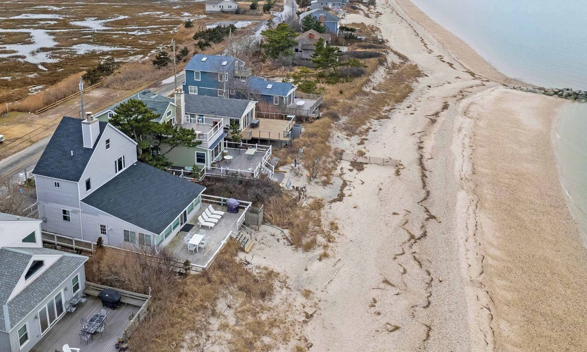 Wading River House | Soundview Beach House | Soundfront, Private Beach, Kayaks