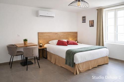 Velaux House | SOUS LES PLATANES