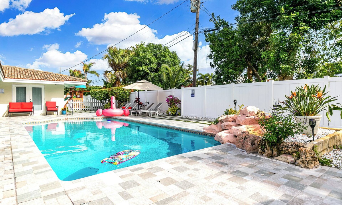 Harbor Village House | South Beach Retreat, Florida: Amazing Pool-Saltwater Heat,4BR, King Bed,5 Stars