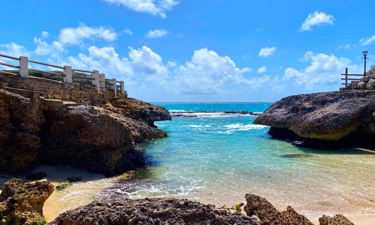 Long Bay House | South-easterly Sea view villa with pool