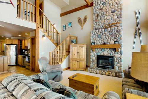 Snow Pine Estates Apartment | South Face B
