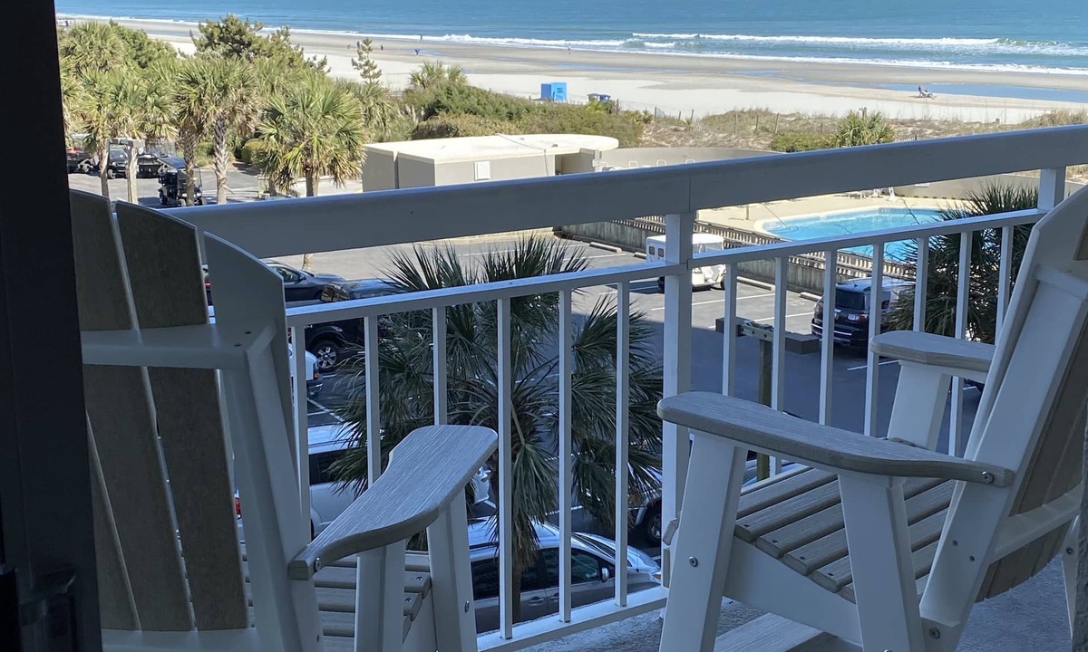 Arcadian Shores Condo | South Hampton 9820