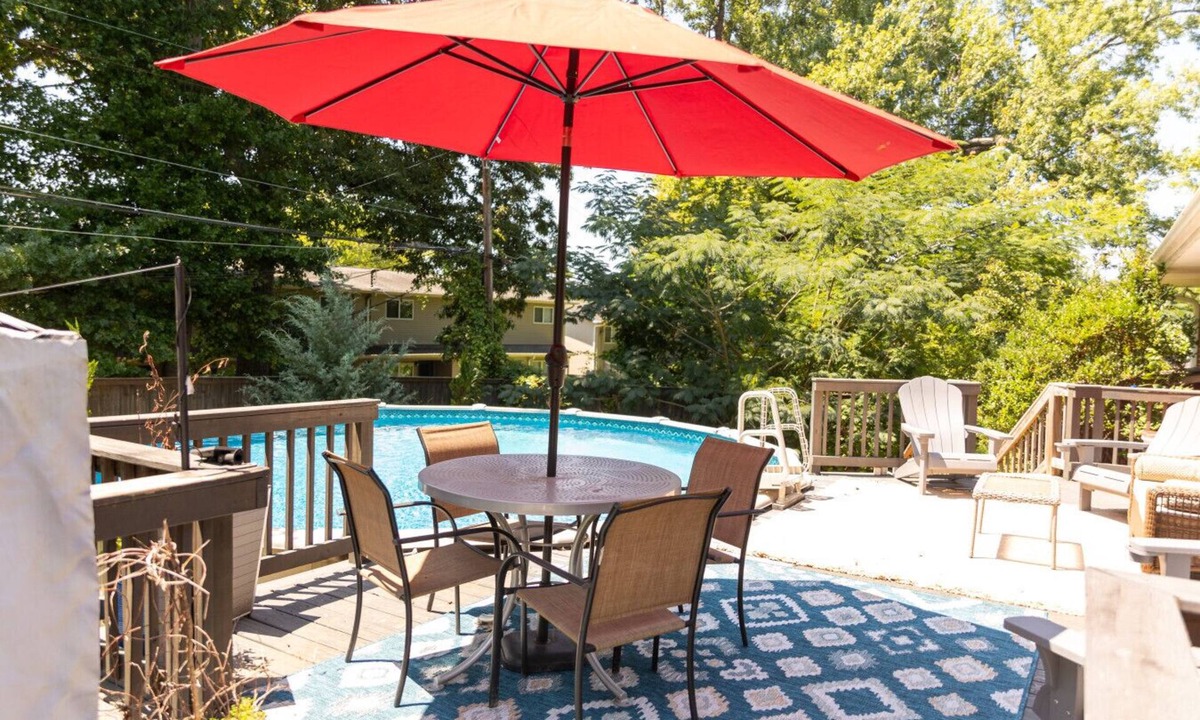Knoxville House | South Knox Spot | Grill, Outdoor Pool & Lounge!