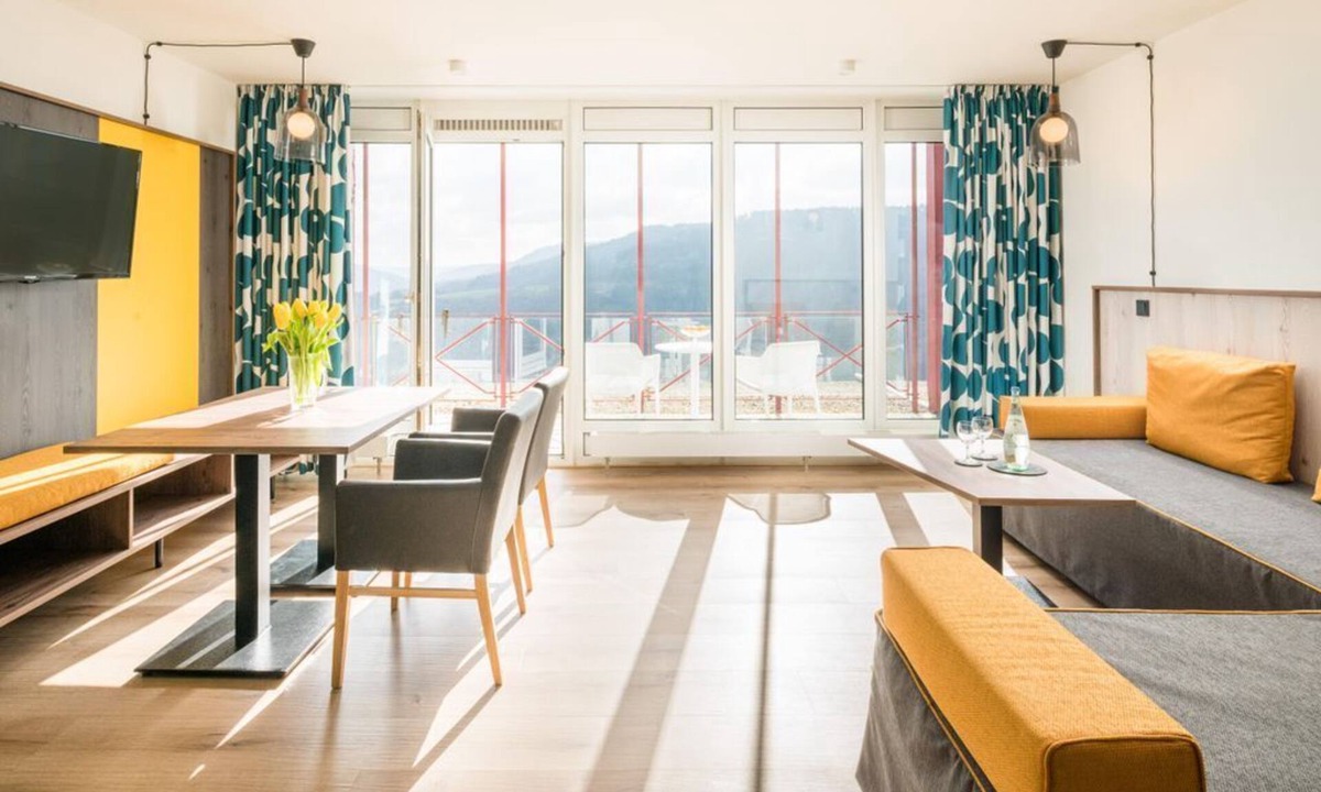 Bollendorf-Pont House | South side, junior suite, terrace, bathtub 4-11 nights - Waldhotel Sonnenberg