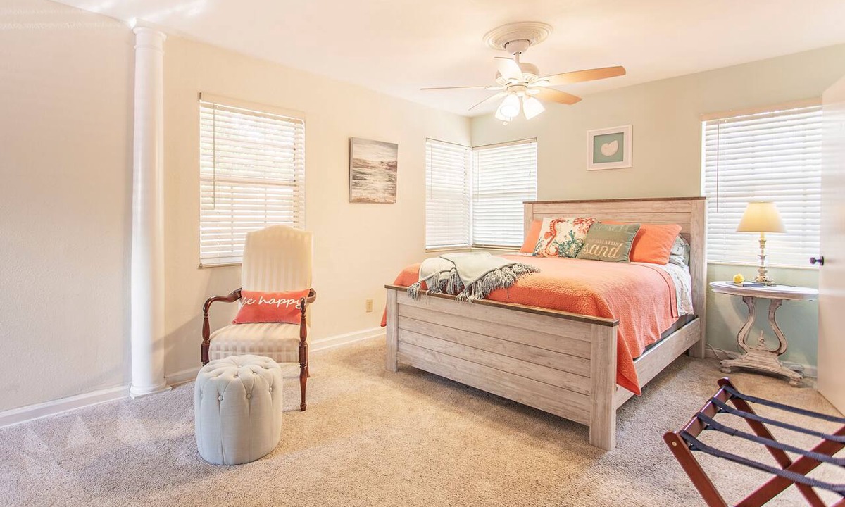 Hyde Park Apartment | SOUTH TAMPA, HYDE PARK, BAYSHORE, UNIV TAMPA, TAMPA GENERAL, RIVERWALK- 5 STARS!