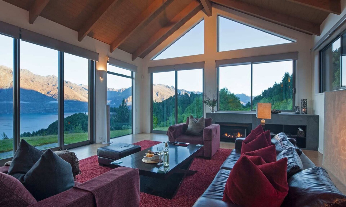 Closeburn House | Southerly |Private Hot Tub |Gas Fire|BBQ