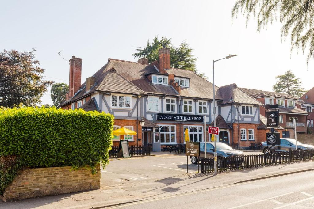 Watford Hotel | Southern Cross