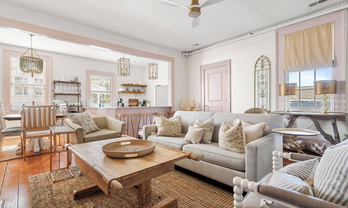 Cannonborough Elliotborough House | Southern Ease, Contemporary Flair | The Charleston